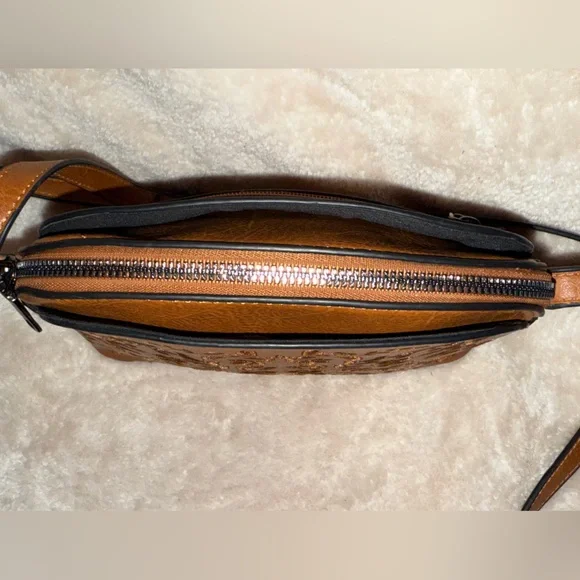 Sam & Hadley Intricate Floral Embroidered Tan Leather Boho Crossbody ShoulderBag - Picture 7 of 11